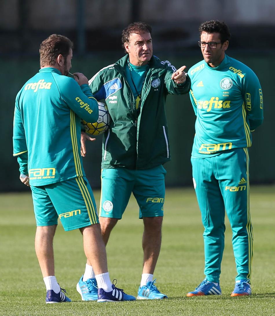 SIGA! Palmeiras treina em preparação para o jogo de domingo