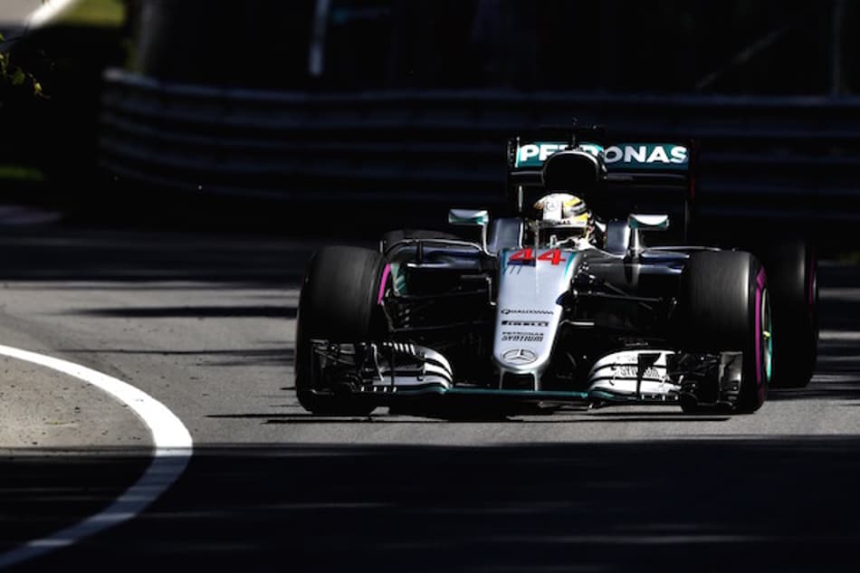 Lewis Hamilton fecha sexta-feira na frente no Canadá