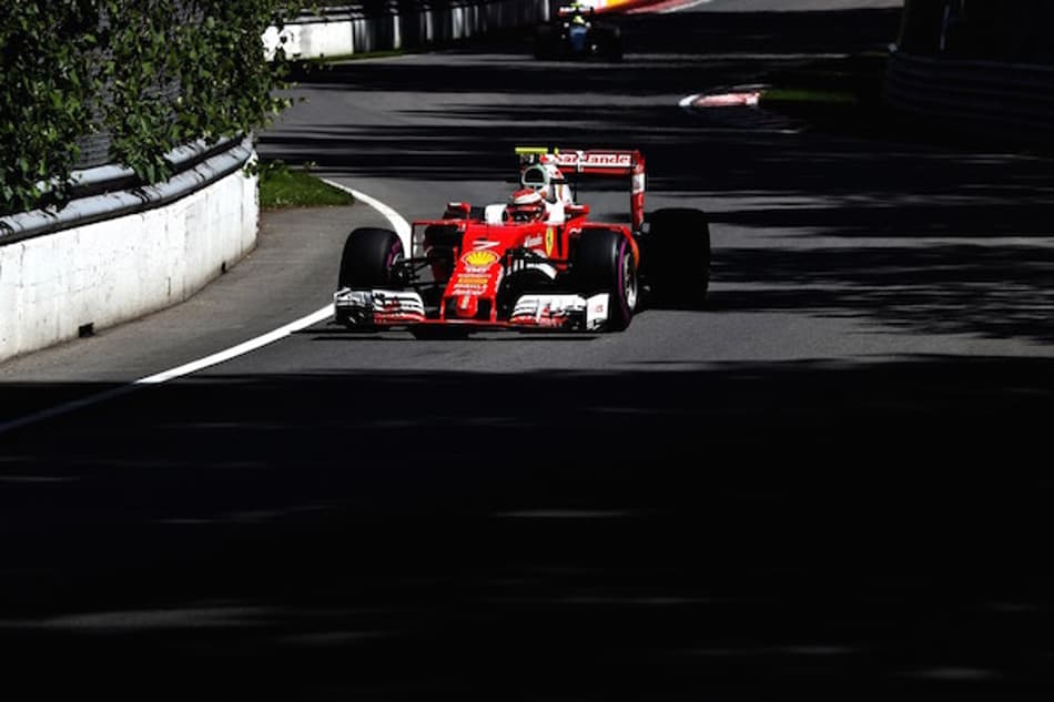 Kimi Raikkonen sofre com dirigibilidade do seu carro