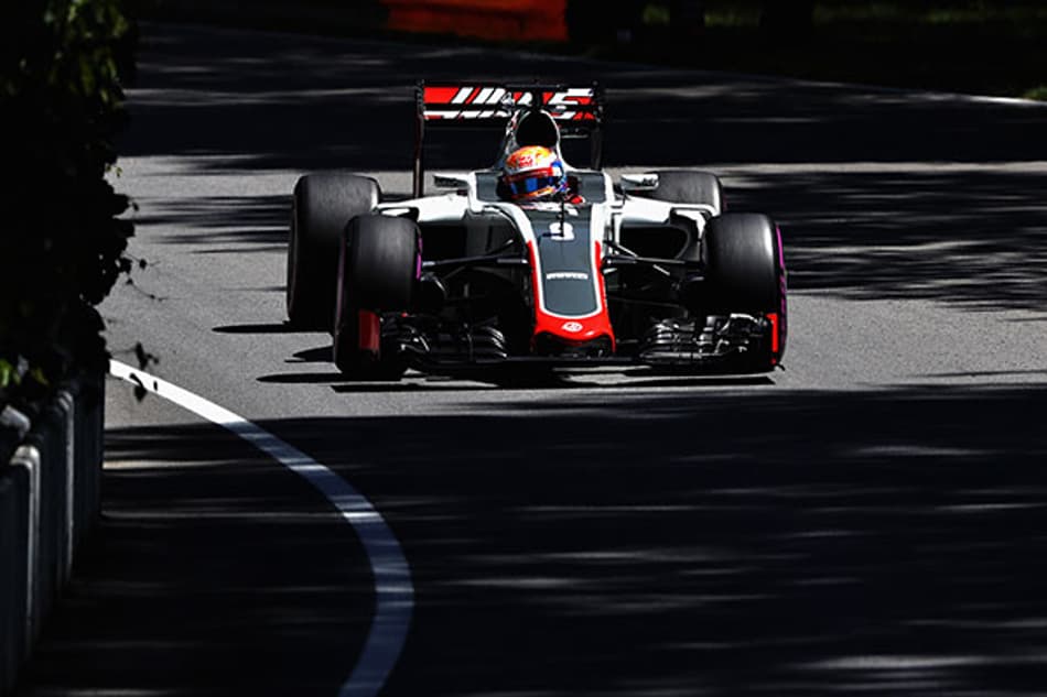 Apesar de fora do top 10, Grosjean fica feliz