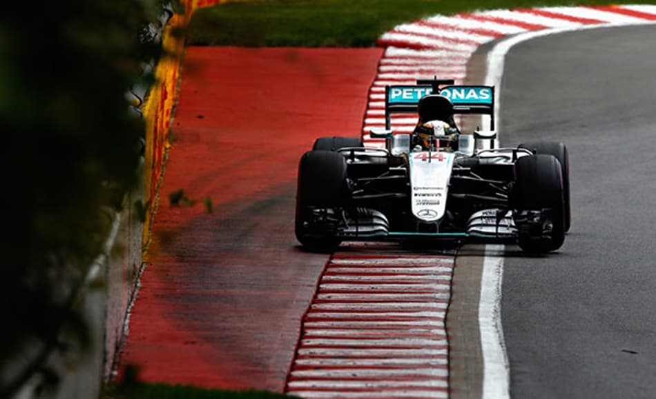 Lewis Hamilton engole adversários e larga na pole no GP do Canadá