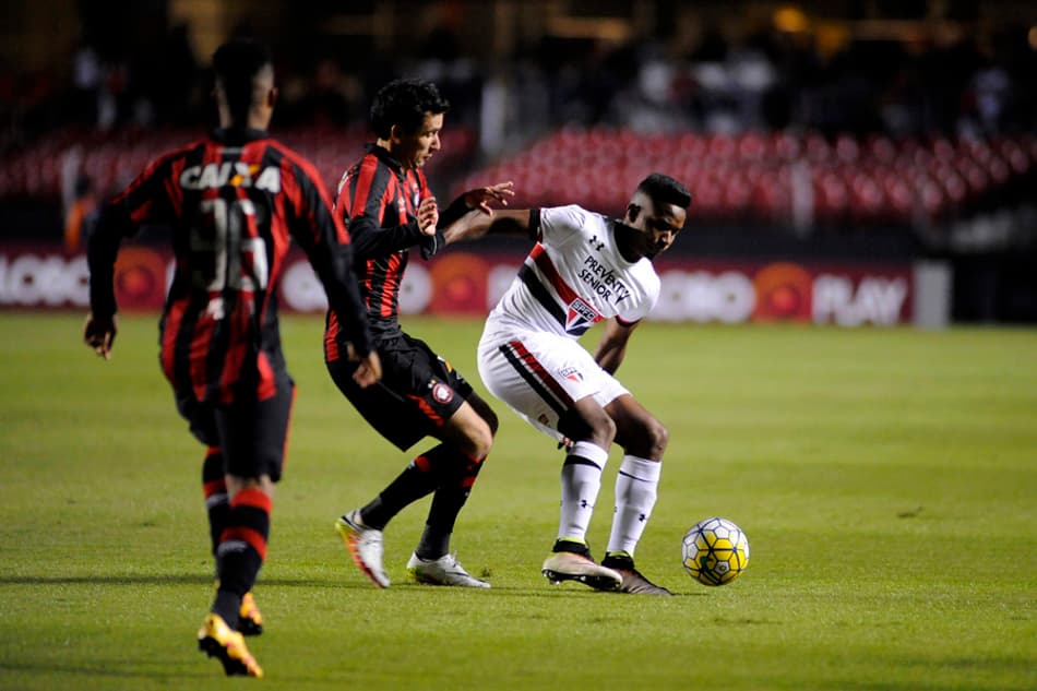 Autuori elogia segundo tempo do Atlético-PR na vitória contra São Paulo