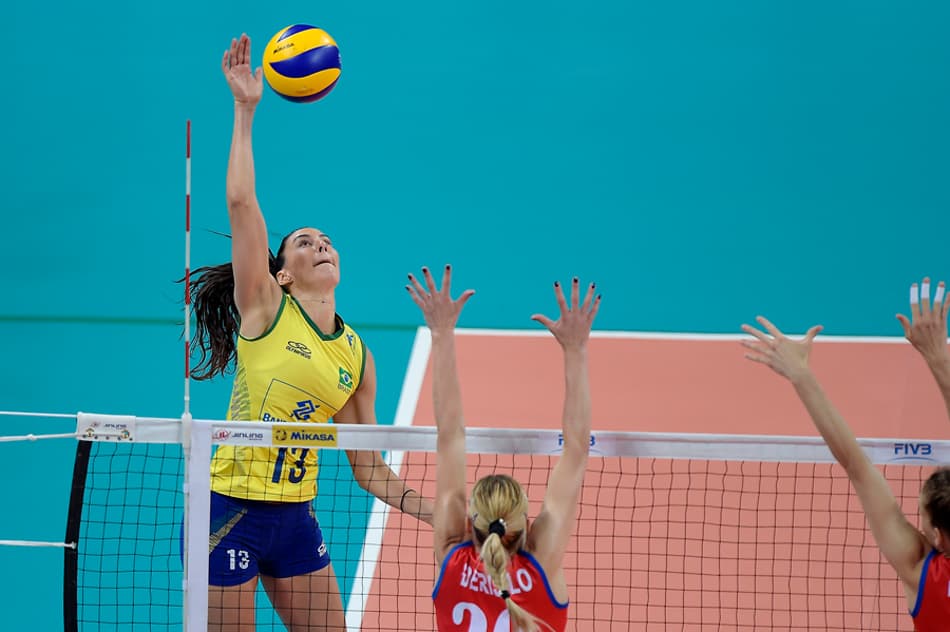 Festa completa: Brasil vence a Sérvia em dia de homenagens