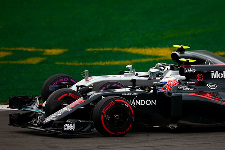 Motor explode e Button abandona GP do Canadá