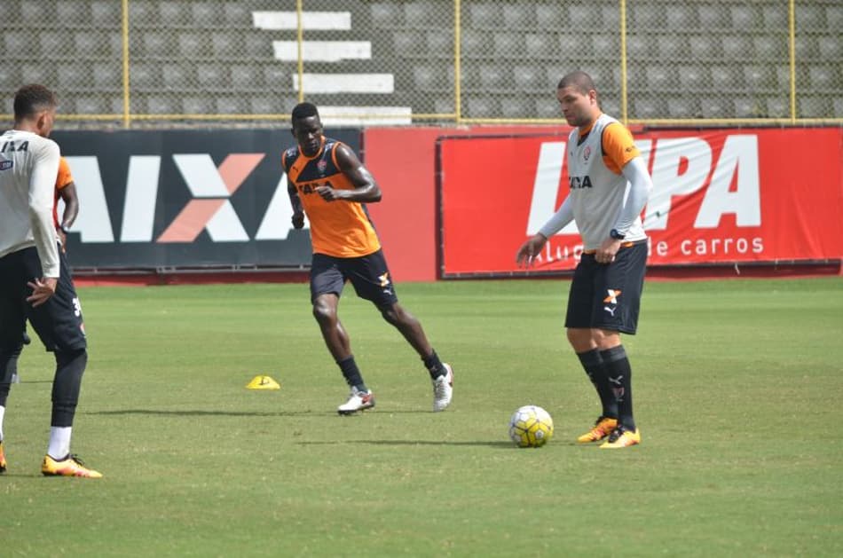 Vitória volta aos treinamentos e já pensa no duelo contra o São Paulo