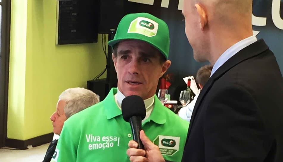 Jorge Ricardo recebe turfistas na loja PMU Jockey Club Brasileiro