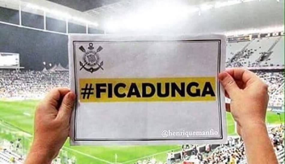 Humor: Torcida do Corinthians faz campanha pela permanência de Dunga