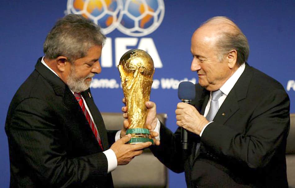 CPI pode convocar Lula para depor sobre Copa-2014