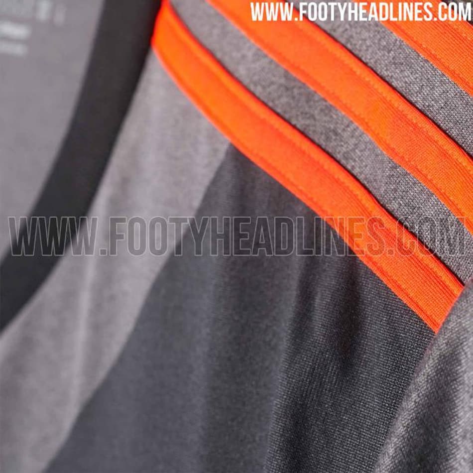 Mistura de cores! Vaza nova camisa reserva do Bayern de Munique