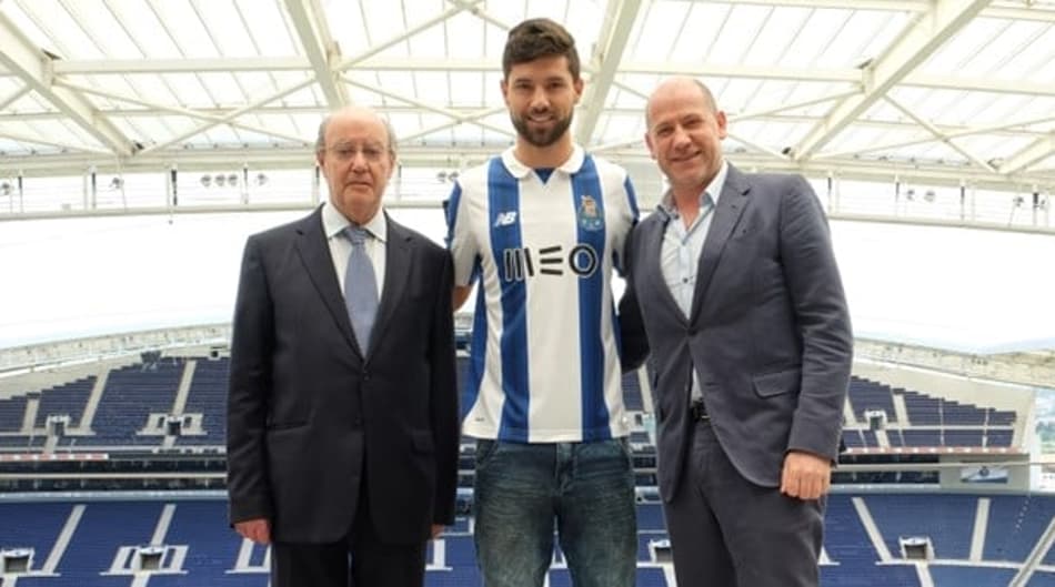 Felipe chega como ‘amuleto’ do presidente do Porto. Mas time precisa contratar mais