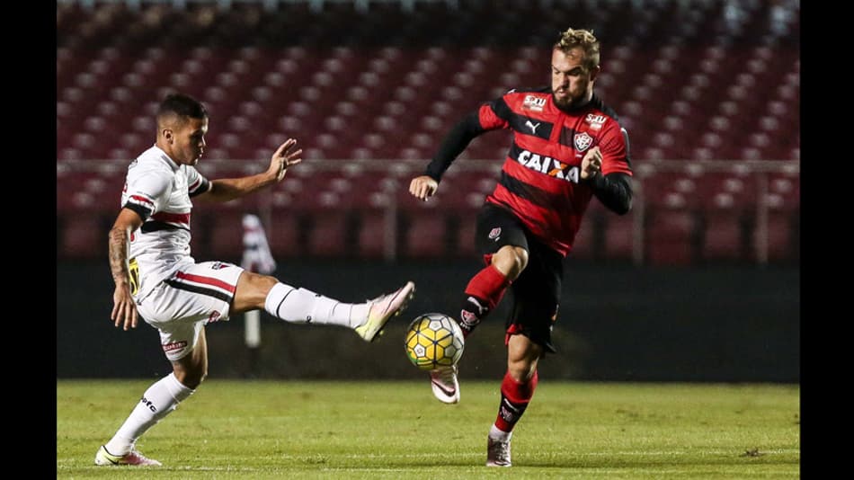 TEMPO REAL! São Paulo mede forças com o Vitória no Morumbi