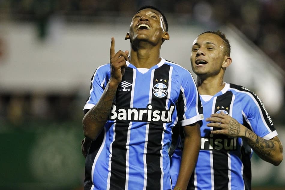 Renato diz que volante do Grêmio está acertado com o Santos