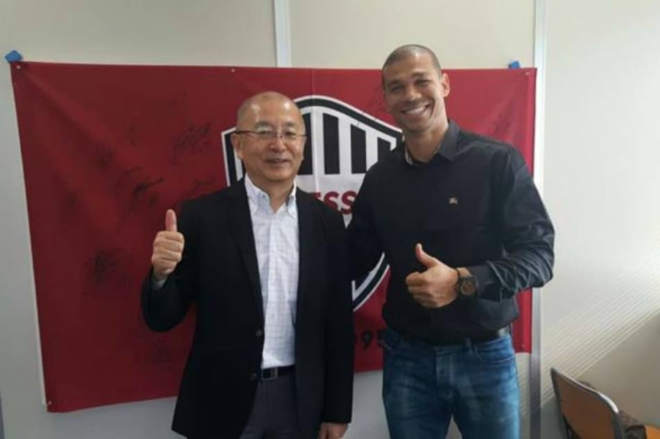 Partiu, Japão! Via Facebook, Nilton anuncia sua saída do Inter