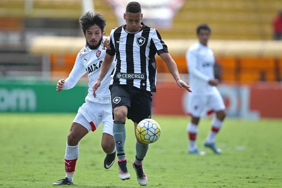 Blog do Mansell: 'O esquema com três volantes do Botafogo'