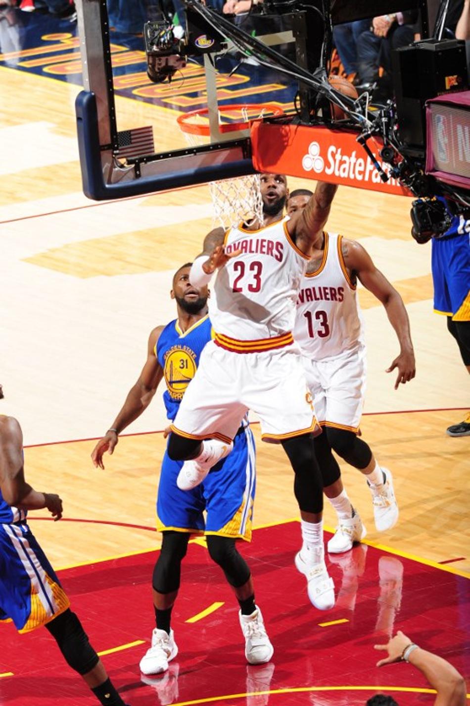 Com LeBron James inspirado, Cleveland Cavaliers vence e força sétimo jogo na final da NBA