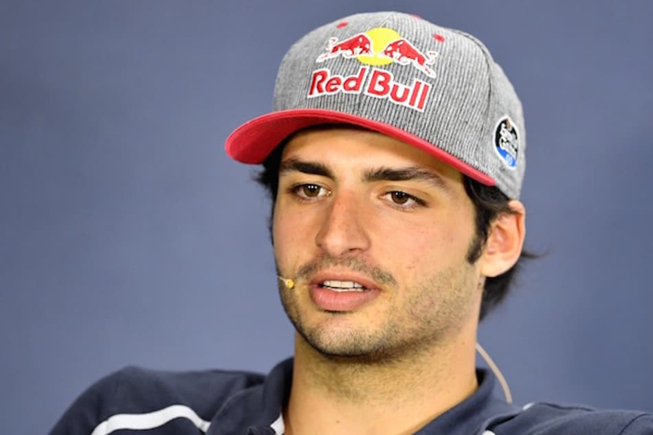 Sainz admite ter poucas chances de correr pela Red Bull