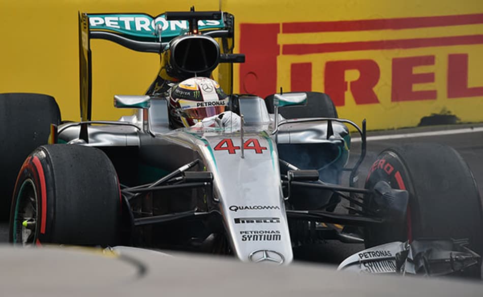 Lewis Hamilton pede desculpas pelo acidente no Q3