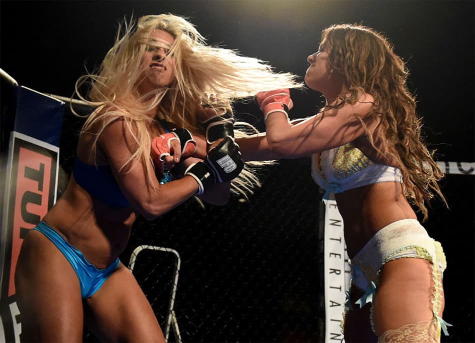 Conheça o MMA 'sensual', com lutadoras de lingerie