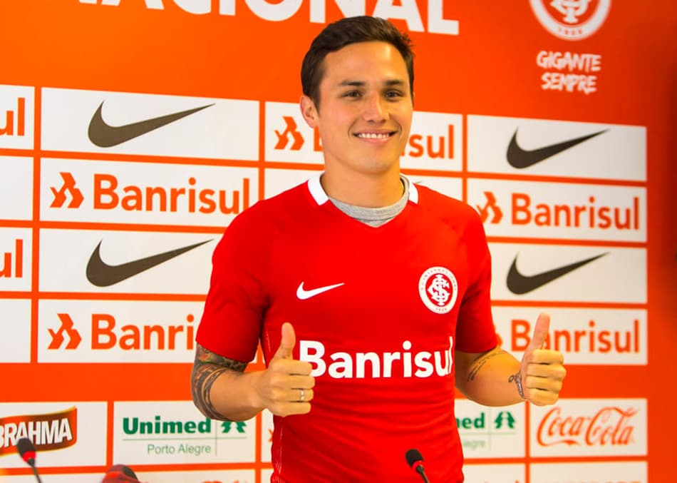 Regularizado, Seijas pode estrear pelo Internacional contra o Flamengo