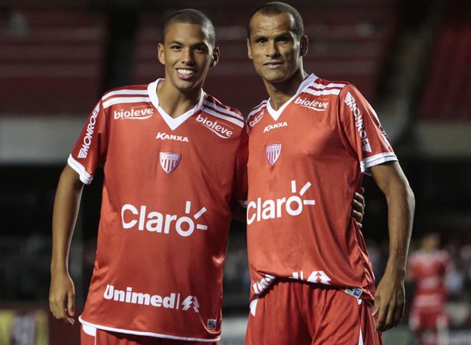 Reforço do Inter B, Rivaldinho quase largou a bola por comparações ao pai