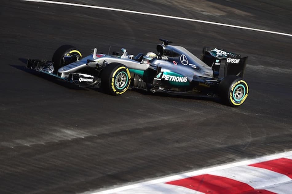 Wolff defende Hamilton após dificuldade em solucionar problema