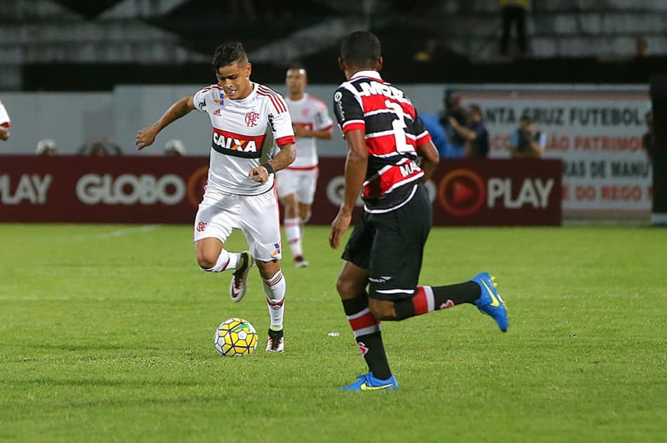 ACOMPANHE! Flamengo visita o Santa Cruz de olho em lugar no G4