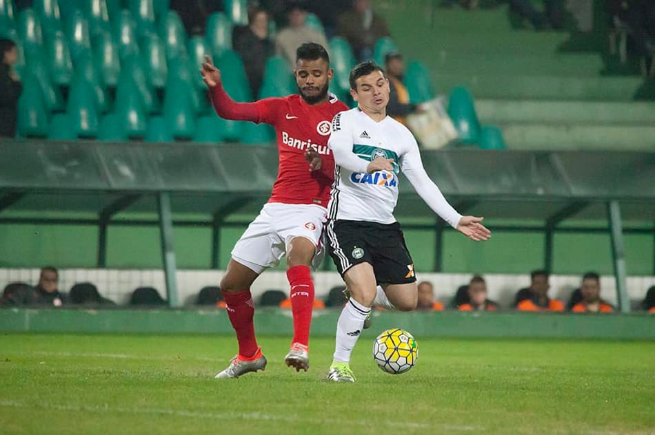 Campeonato Brasileiro - Coritiba x Internacional (foto:Guilherme Artigas / Fotoarena/LANCE!Press)