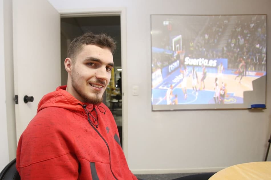 Fla anuncia a contratação de ala-pivô que estava no basquete espanhol