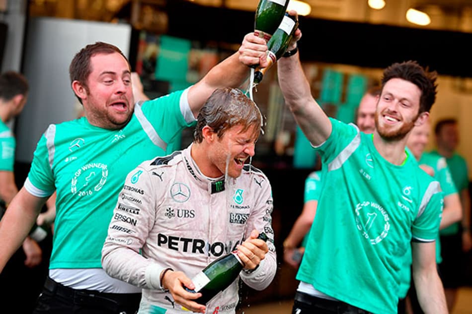 Rosberg fala em permanecer na Mercedes "por muitos anos"