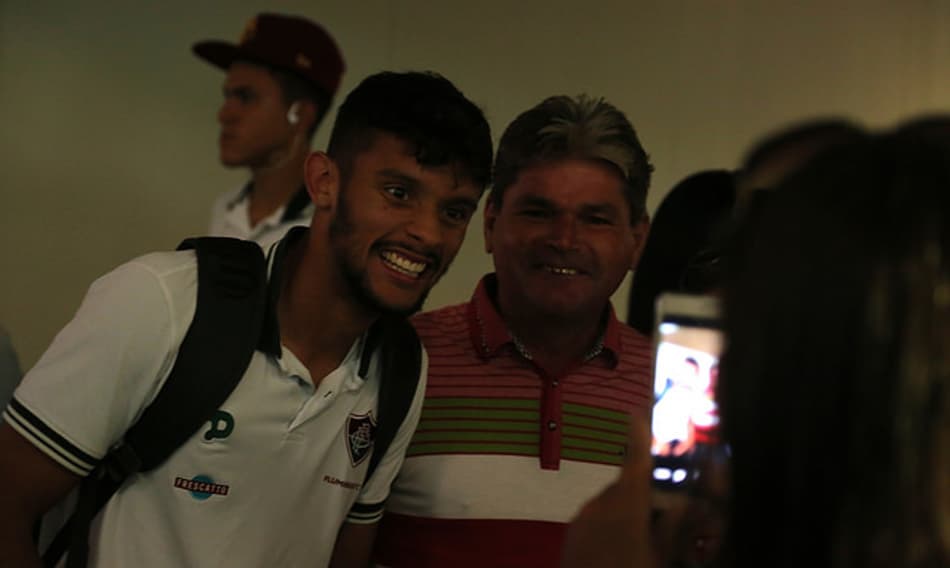 Sem alarde, Flu desembarca em Natal para o clássico contra o Fla
