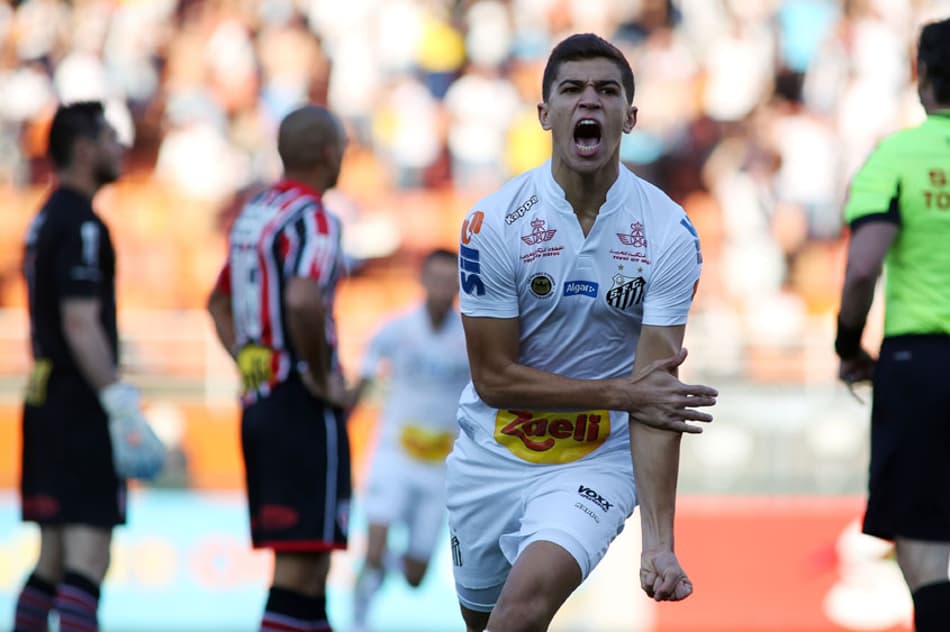 Santos vence o São Paulo no Pacaembu e entra no G4. Confira os vestiários!