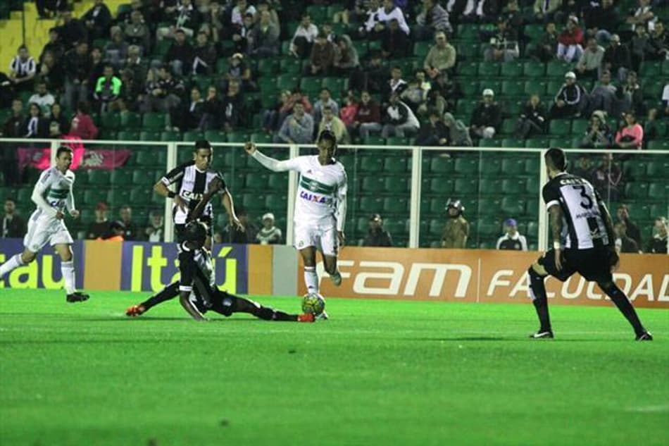 ATUAÇÕES: Ruy é o destaque do Coritiba contra o Figueirense