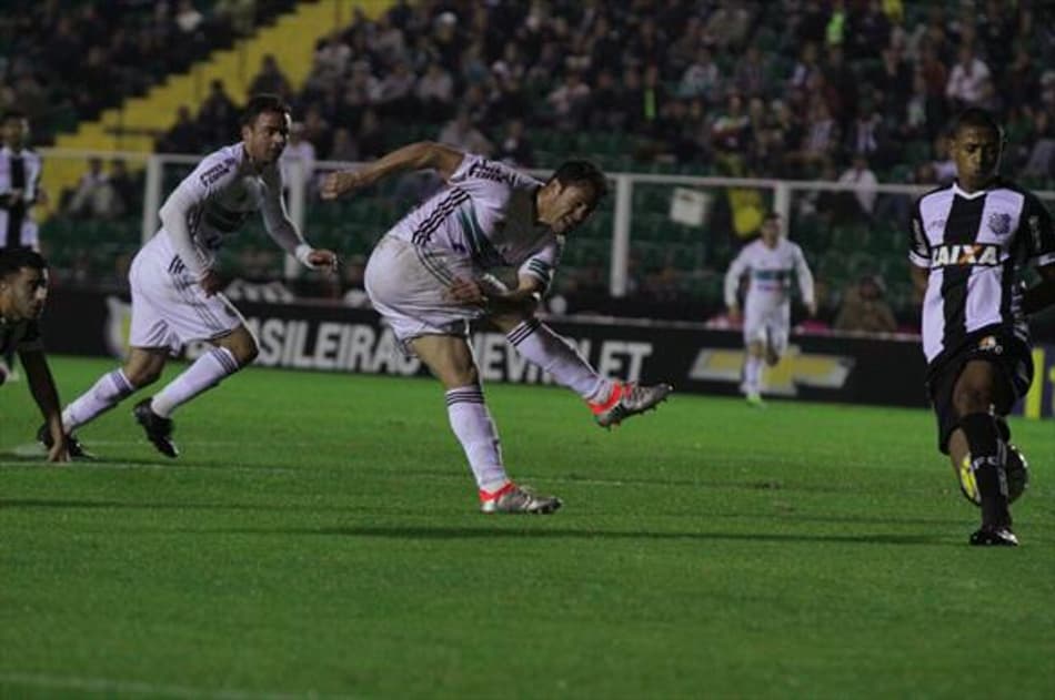 Mesmo na vice-lanterna, Pachequinho não vê o Coritiba pressionado