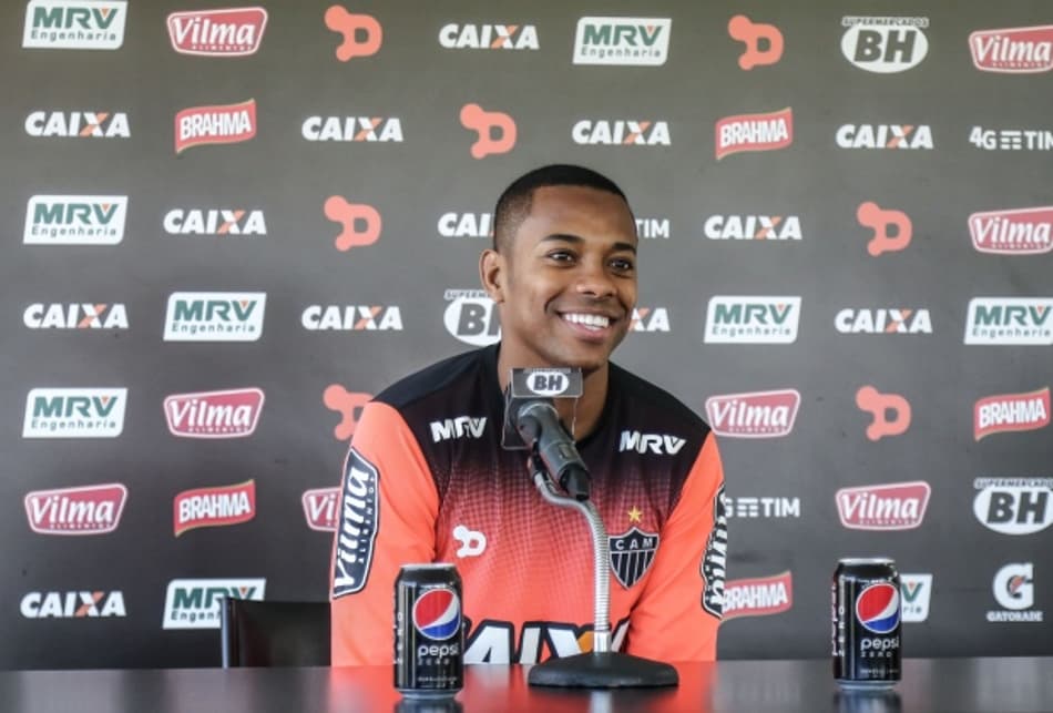 Artilheiro do Galo, Robinho diz que se cobra muito e quer ser ainda melhor