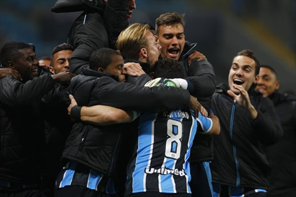 No Grêmio, Roger exalta entrega de jogadores na vitória sobre o Santos