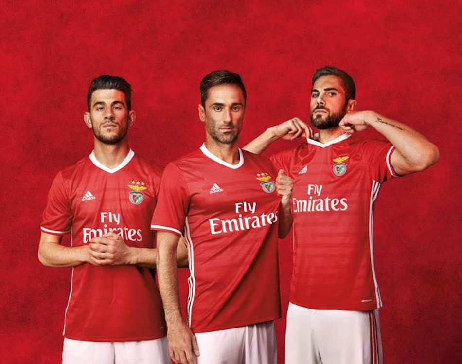 Benfica divulga imagens dos seus uniformes para temporada