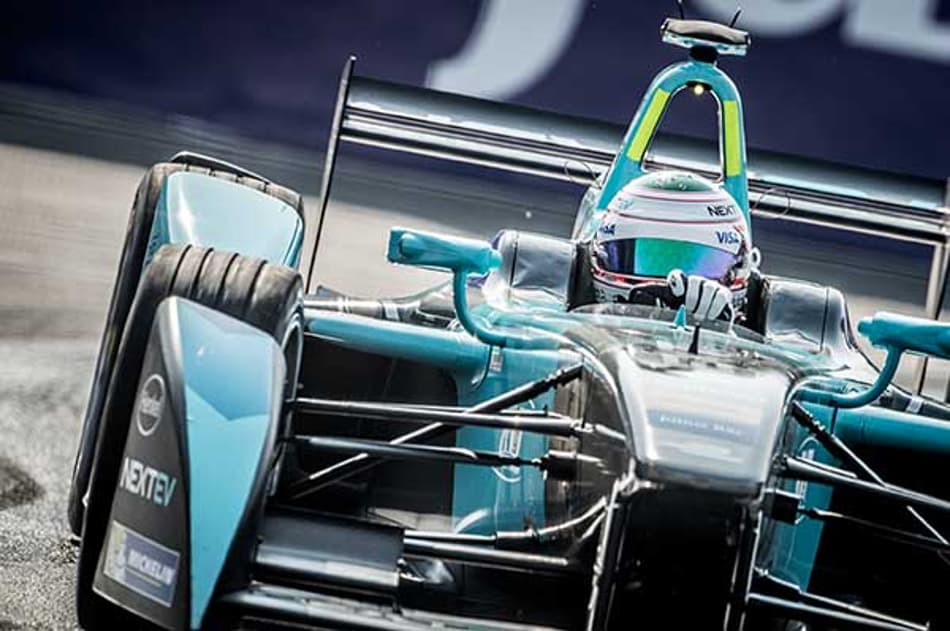 Piquet desembraca ao palco de seu título mundial da FE e quer terminar bem