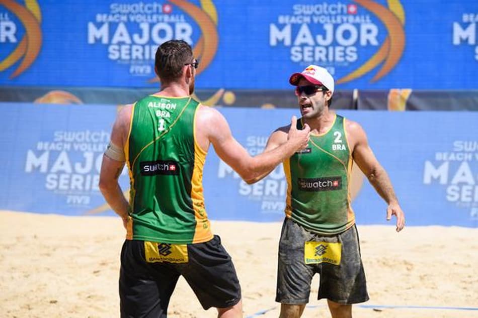 Após duelo caseiro, Alison e Bruno vão à semifinal do Circuito Mundial