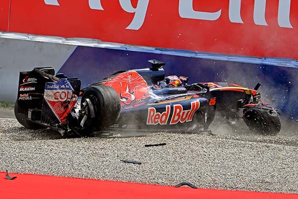 Kvyat: "A batida foi inevitável, mas felizmente estou bem"