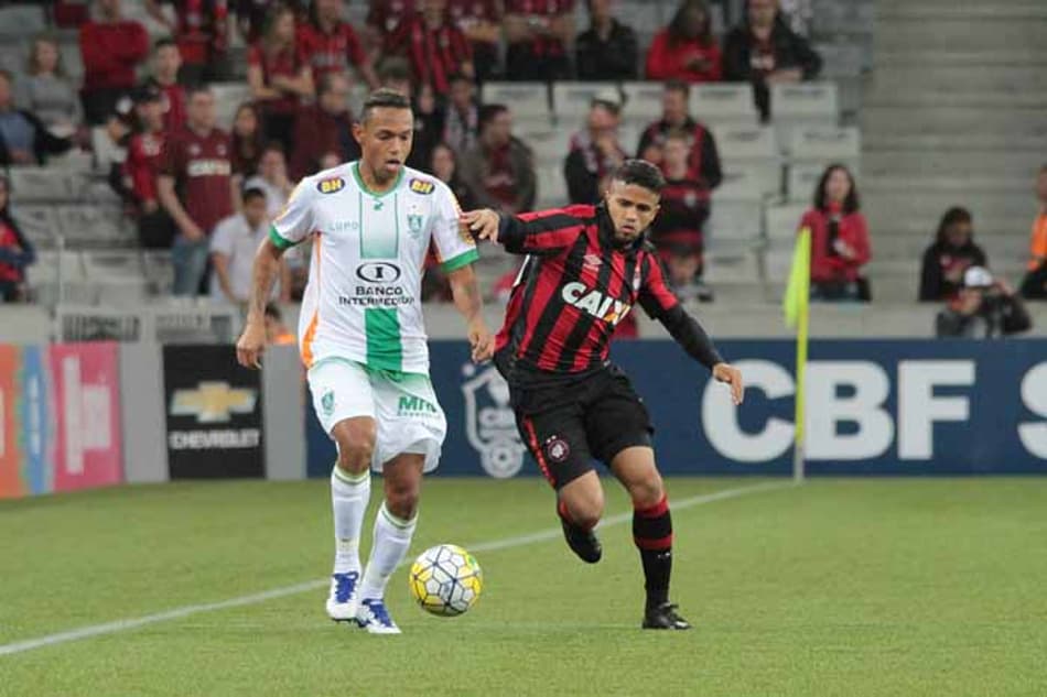 América-MG x Atlético-PR: pior ataque recebe a melhor defesa