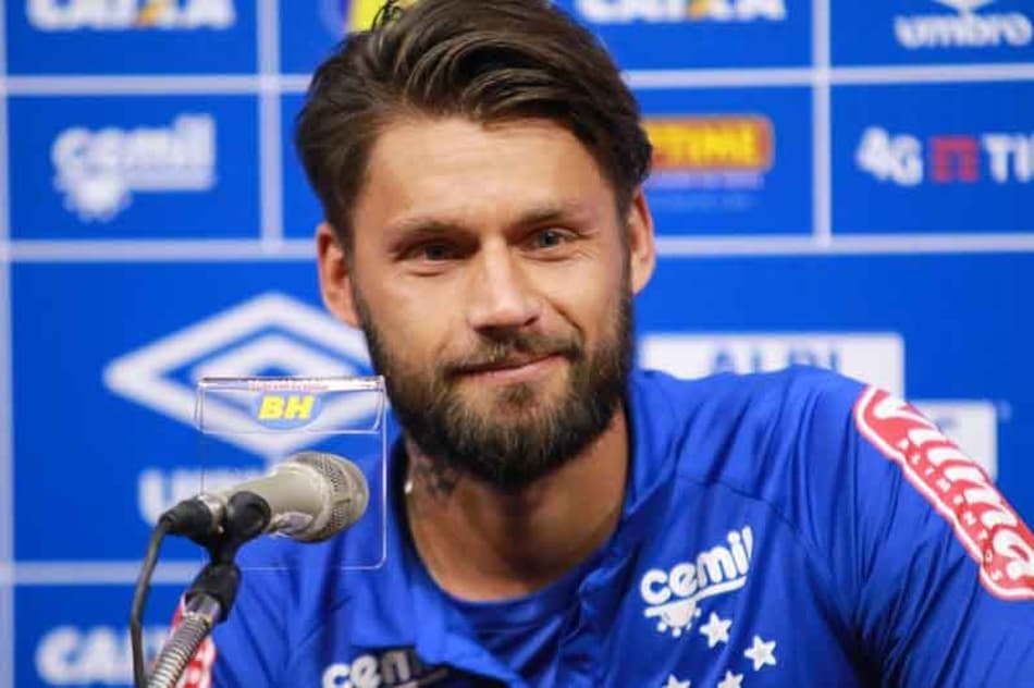 Sóbis aposta em reação do Cruzeiro e crê em triunfo sobre o Corinthians