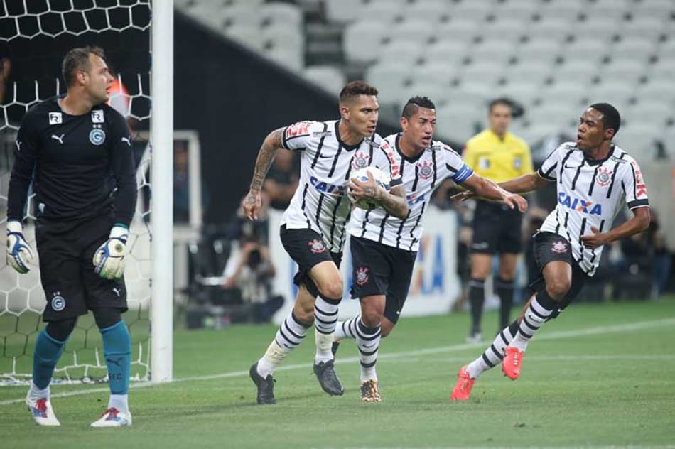 Em 2014, Corinthians abre lista de goleadas na Arena com um 5 a 2 sobre o Goiás, pelo Brasileirão