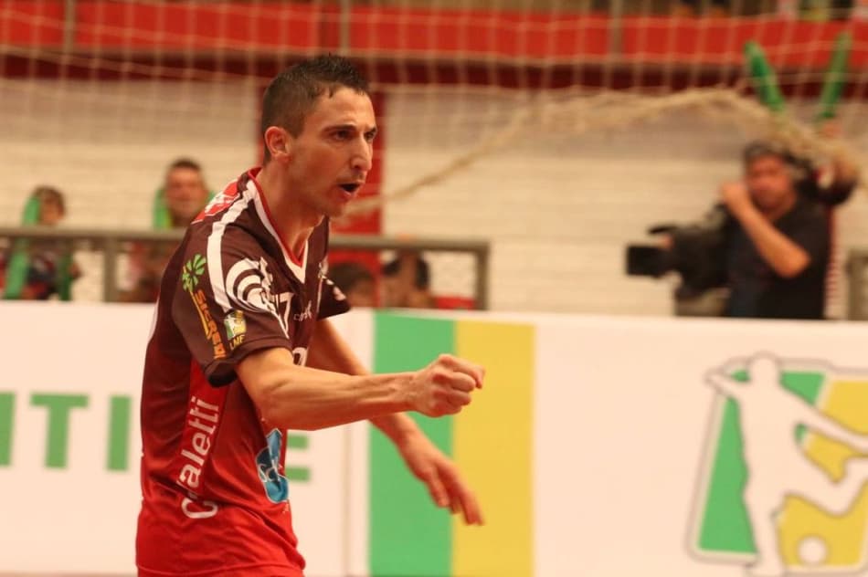 Futsal: Copagrill e Atlântico vencem em casa e seguem no topo da LNF
