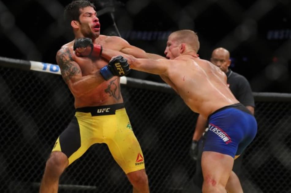 Assunção e Marreta são derrotados em card preliminar do UFC 200