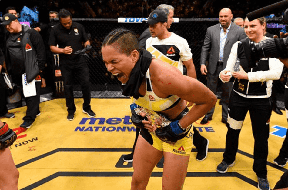 Primeira campeã gay do UFC, Nunes se emociona: ‘Feliz com a minha vida’