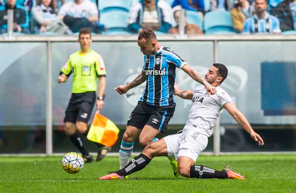 Grêmio recebe o Figueirense para encostar nos líderes. Siga ao vivo!