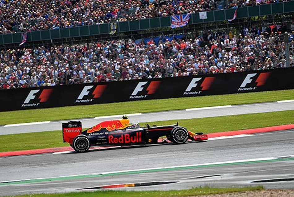 Max Verstappen conquista segundo pódio consecutivo