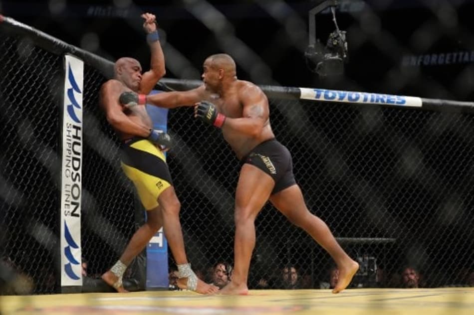 Anderson Silva perdeu para Daniel Cormier no UFC 200