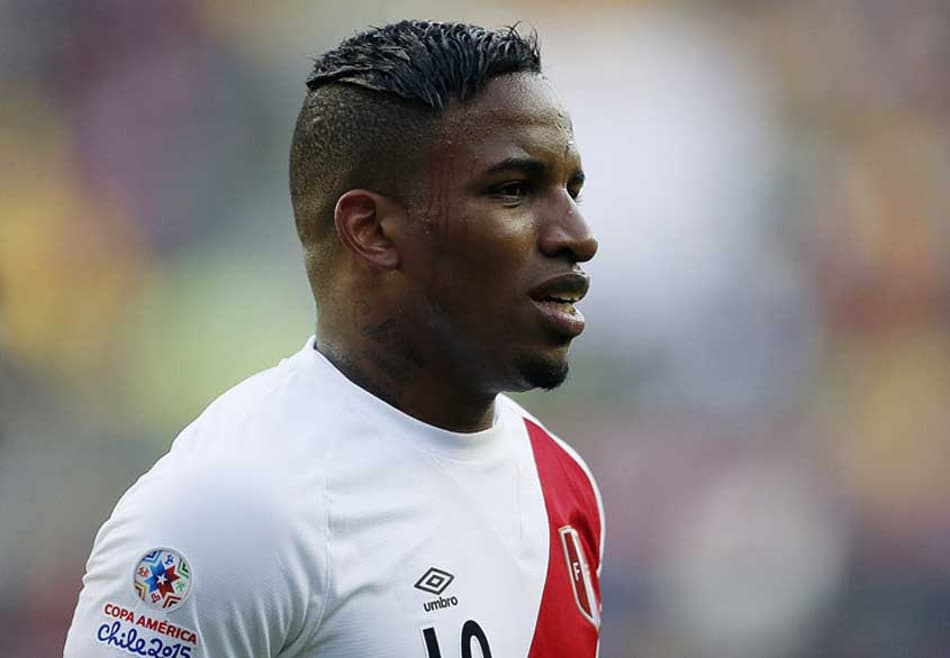Jefferson Farfán entra na mira do Cruz Azul