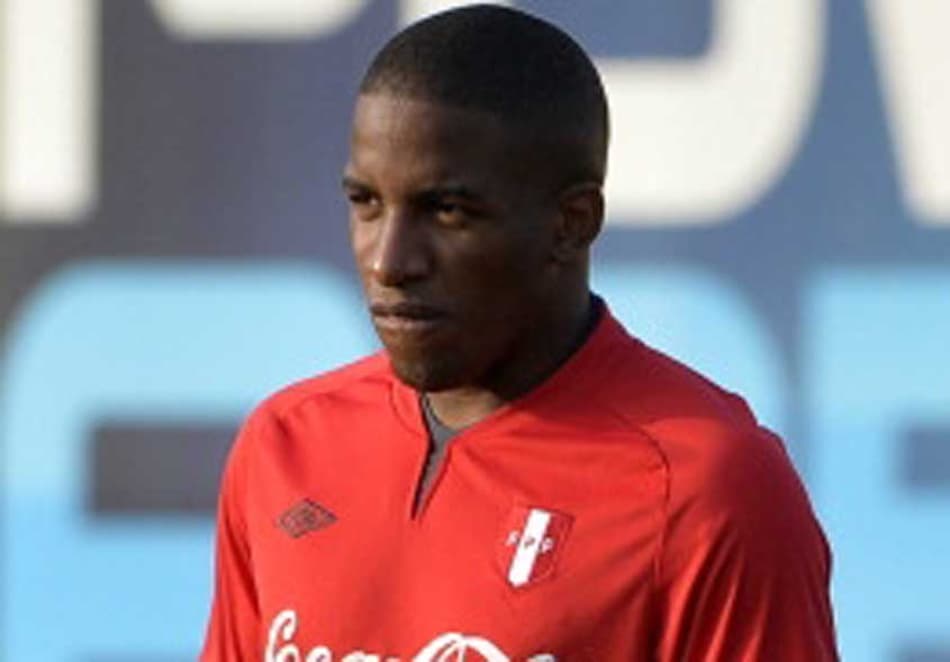 Farfán retorna a seleção do Peru após 17 meses de ausência